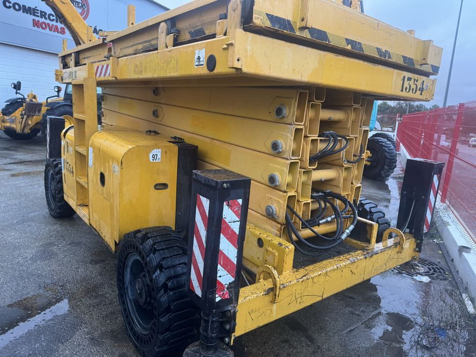 Plataforma elevatória Tesoura Diesel 18mt (Usada)