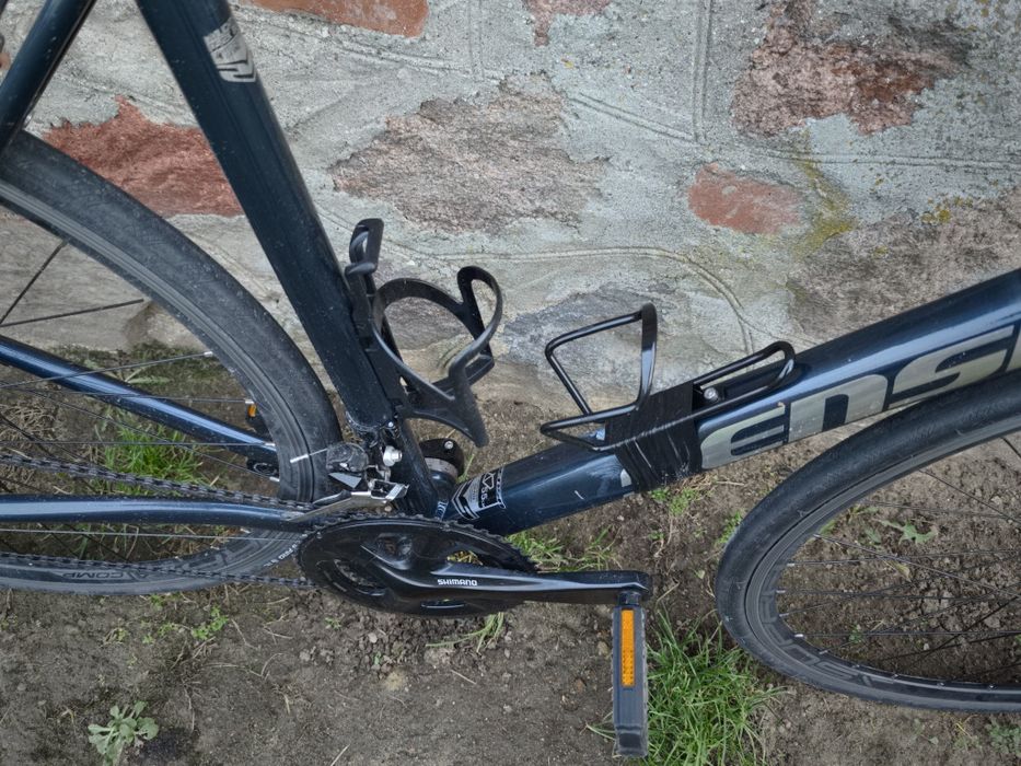 Rower szosowy SENSA Romagna Comp 105 Rozmiar 55 KOMPLET AKCESORIÓW