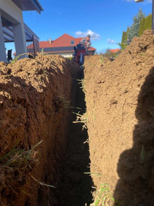 Usługi Koparką Łańcuchową Koparka Drenaż Wykopy Liniowe Systemy Nawadniania