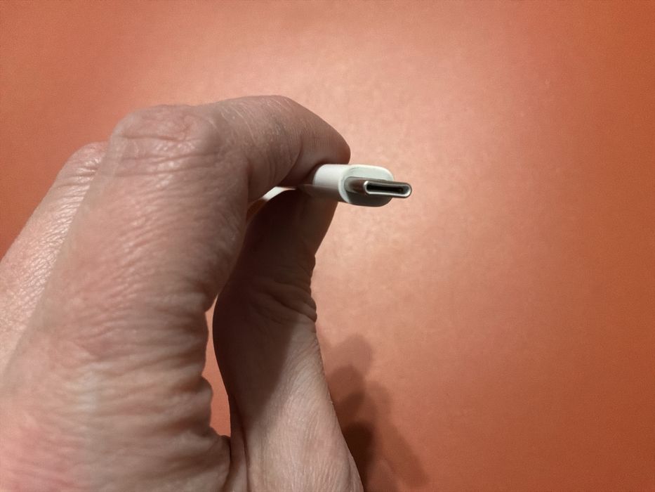 Адаптер Apple Thunderbolt 3 (USB-C) to Thunderbolt 2 (MMEL2)