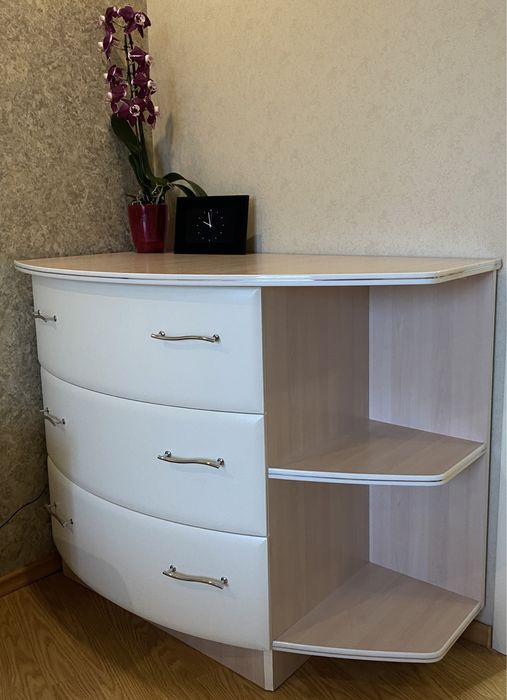 Ліжко , тумби , комод