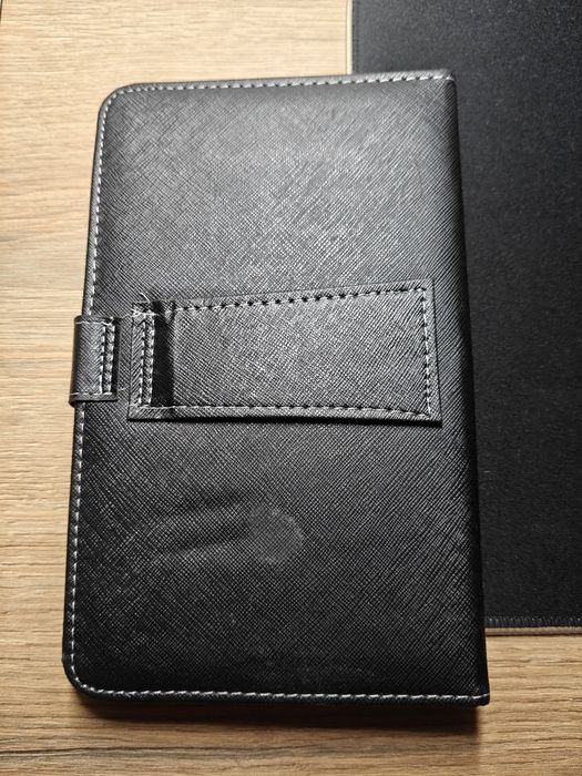Etui z klawiaturą na tablet 7 cali