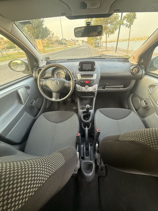 Toyota Aygo impecável