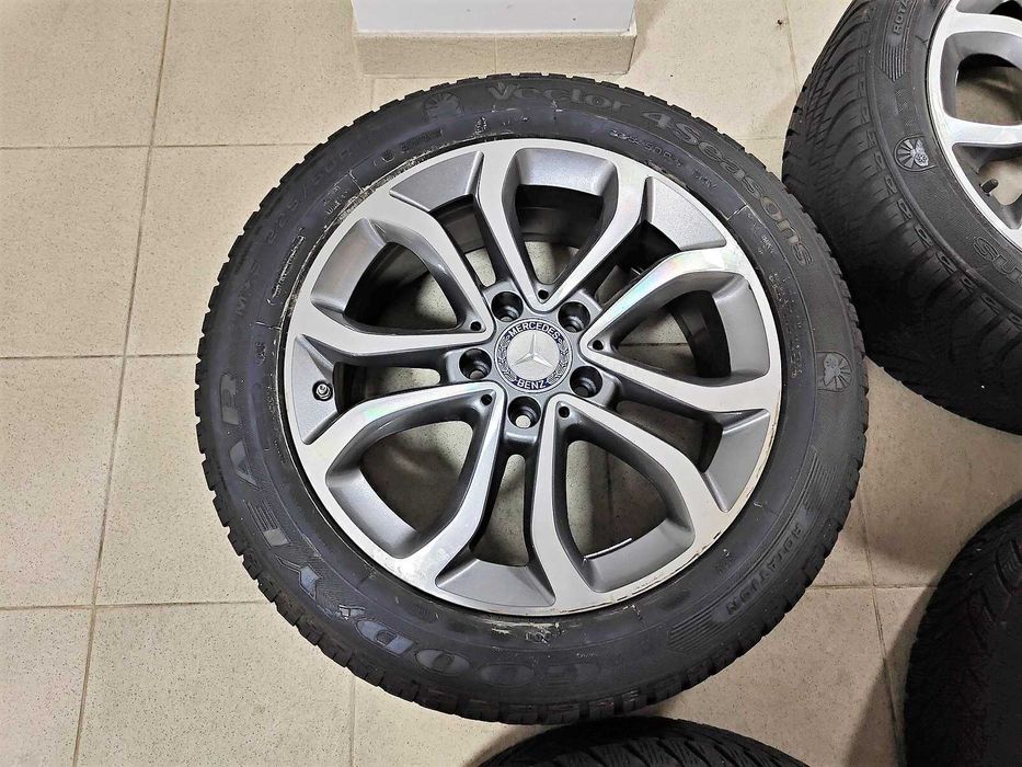 Jantes Novas e Originais Mercedes w205 com Pneus Semi-Novos Goodyaer