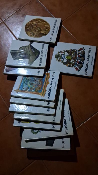 Coleção de 12  livros  história universal
