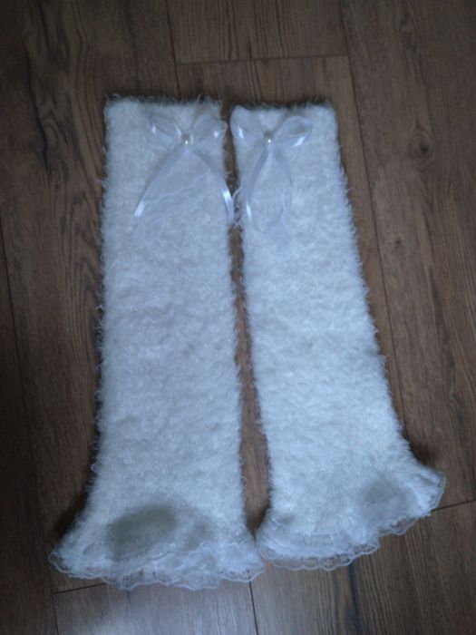 Ocieplacze na nogi włochate z koronką