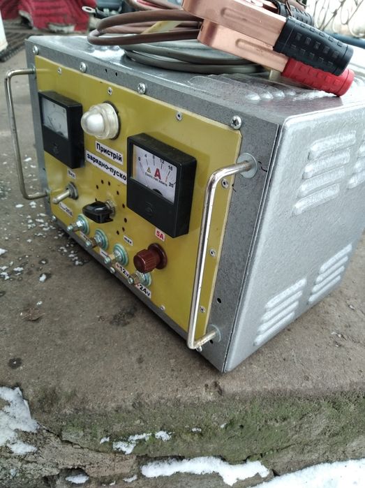 Пристрій зарядно-пусковий 12 -24v.