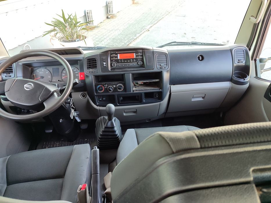 Nissan Cabstar 2.5TD 7 Lugares