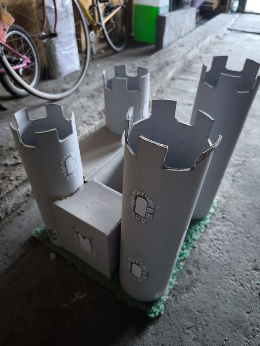 *** Zamek z papieru makieta stan "celujący" ***