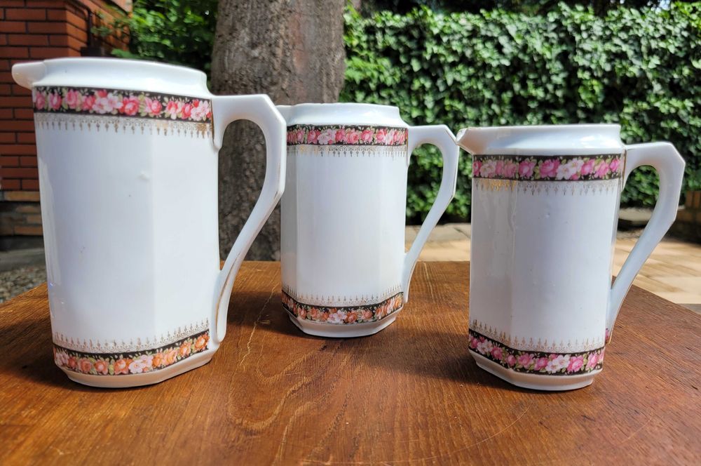 Przedwojenne porcelanowe dzbanki kuchenne