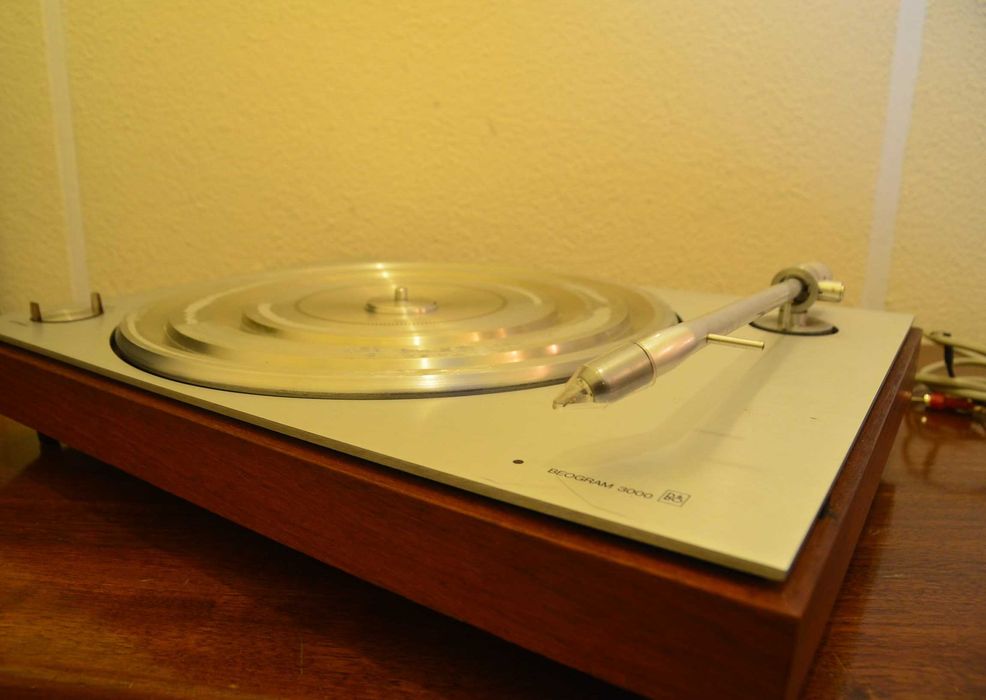 Gira Discos B&O beogram 3000