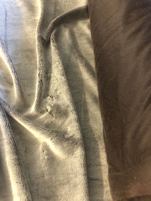 Cienkie futerko odzieżowe w metrażu o szer. 160cm