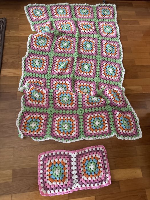 talheres , pratos , copos, ,radio pilhas, roupa, coilcha , saco/mala