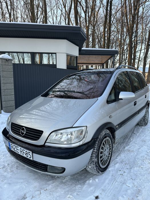 Продам Нерозмитнену Opel Zafira 2.0DTI