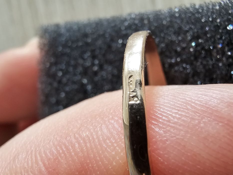 Anel ouro com pedra rosa