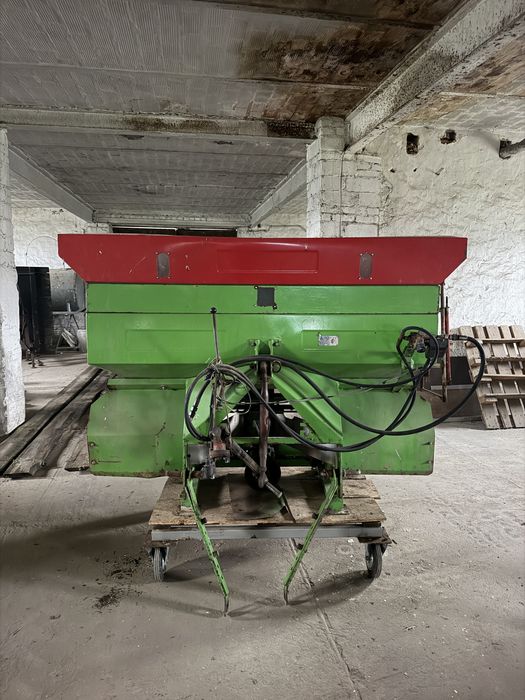 Rozsiewacz Krukowiak MXL 850 1Tona