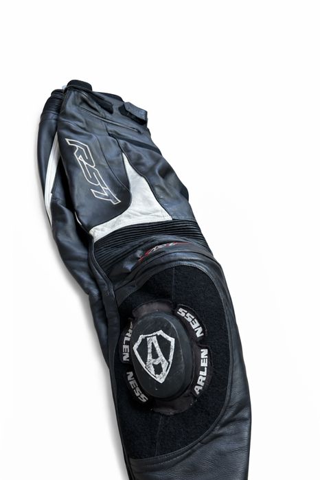 Продам шкіряний мотоциклетний костюм RST (куртка + штани)