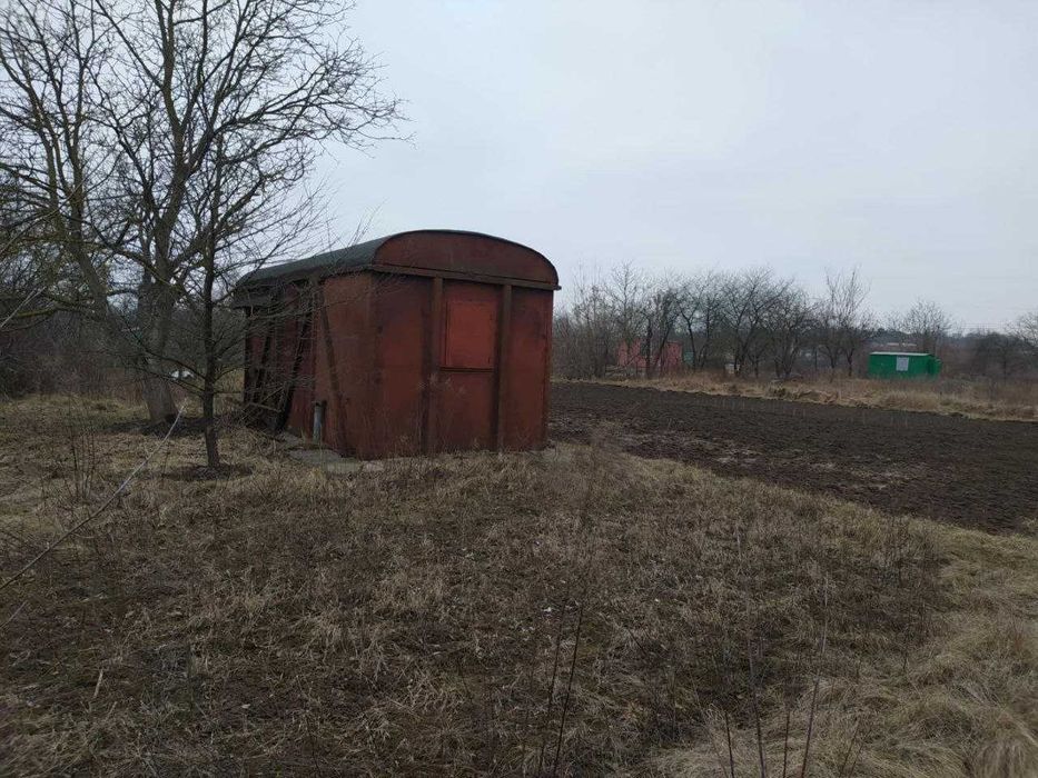 Продам приватизовану ділянку 10 соток в селі Городок