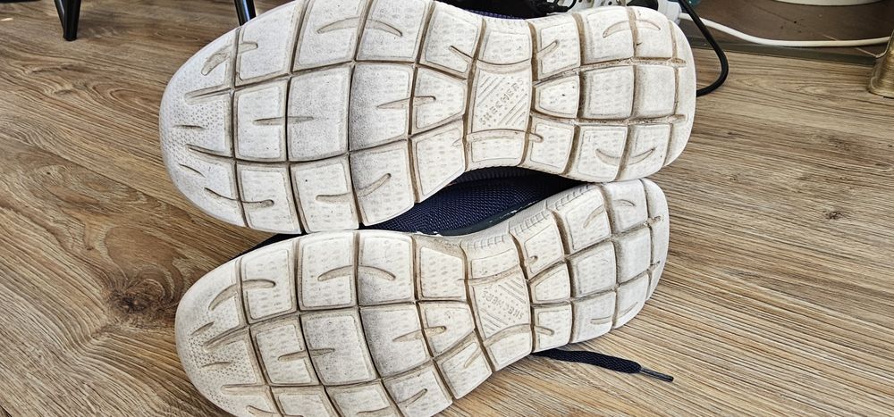 Skechers męskie buty sportowe rozmiar 42 wkładka 26,5cm używane