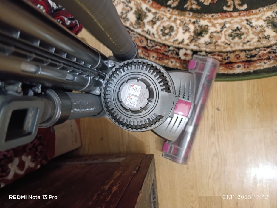 2 пылесоса один вертикальный ,новый,,Германия.2 dream,aккумулятор