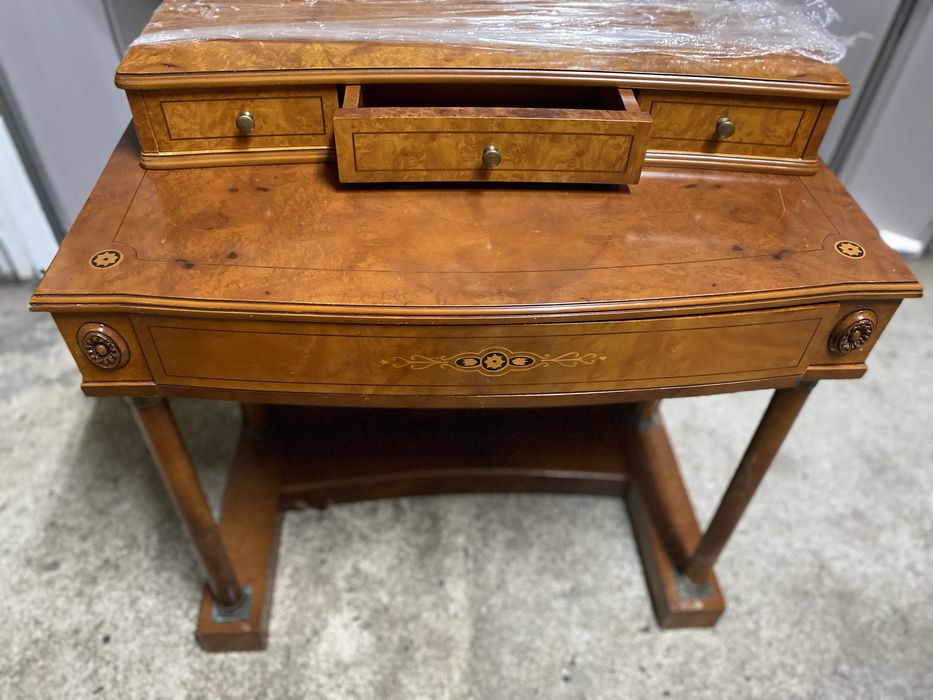 Móvel / secretária