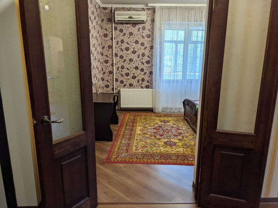 З комнатная квартира с ремонтом и мебелью