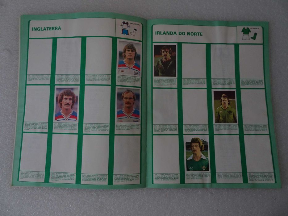 Caderneta de cromos de futebol Mundial de Futebol 82 Disvenda (tem 71)