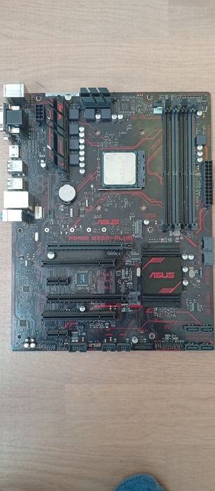 Asus prime B350-PLUS.