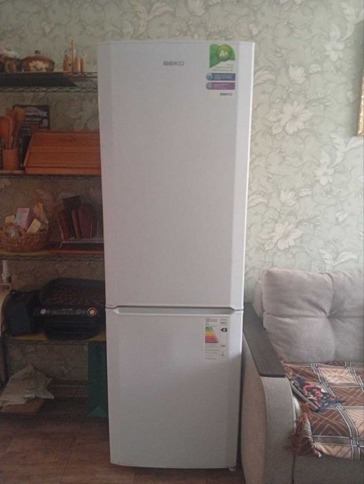 Холодильник Beko CS 334022 на запчастини