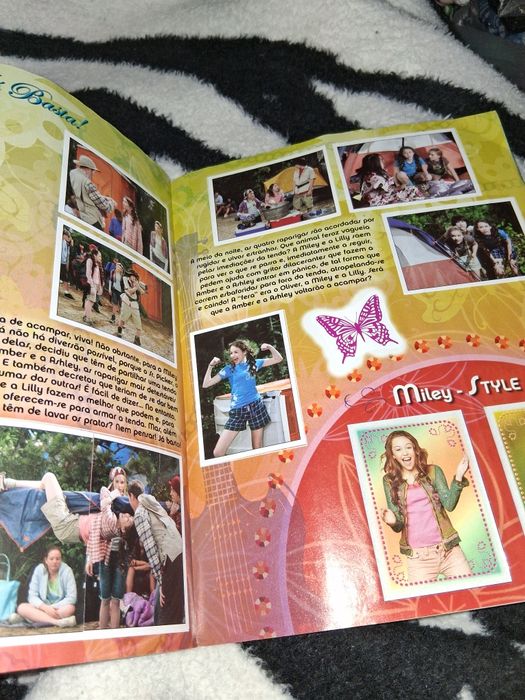 Caderneta cromos Hannah Montana