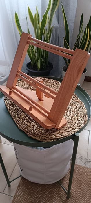 Expositor para livros em madeira maciça,, bíblia etc