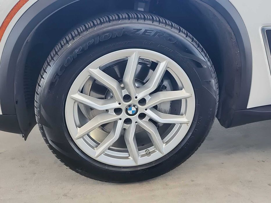 BMW X5      2021