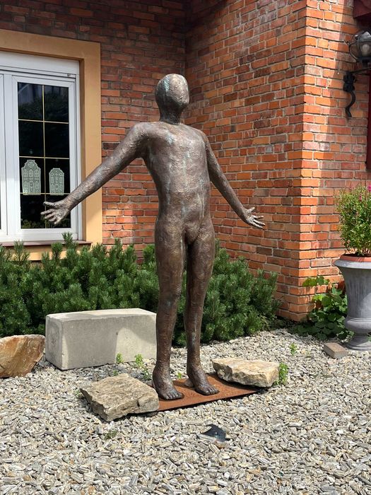 Rzeżba do Ogrodu,  Salonu,  wysokość 190 cm.  " Otwartość "