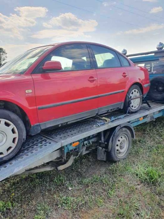 Volkswagen Passat B5 sedan 1.9 tdi 110KM przed lift czerwony na części