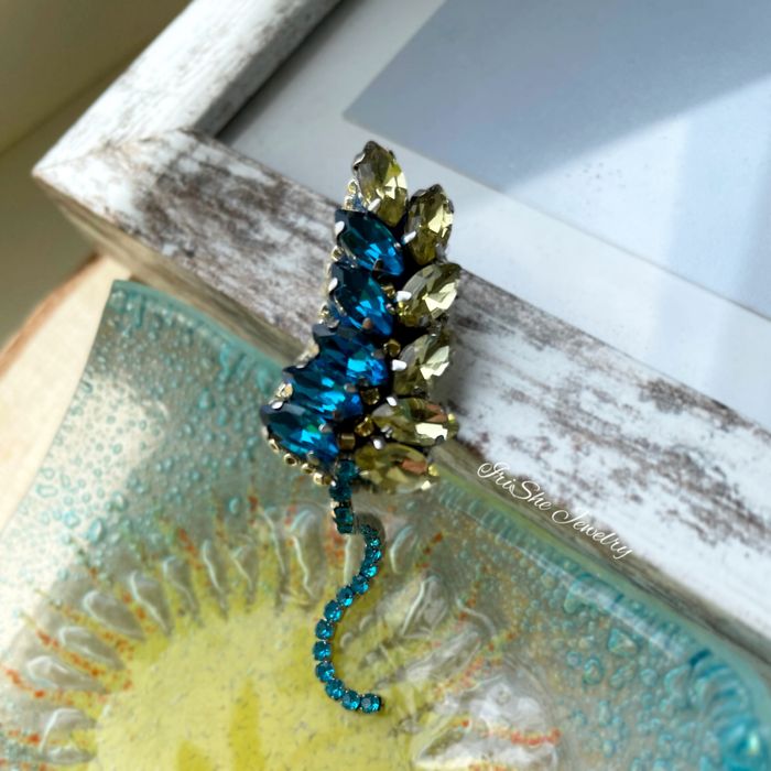 Broszka Kłosek z krzyształami  rękodzieło