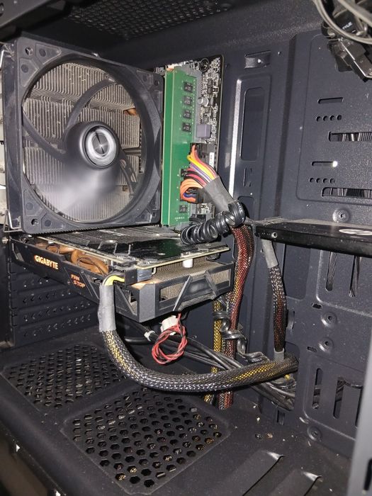 PC i5 6500 com gráfica 4GB  como novo