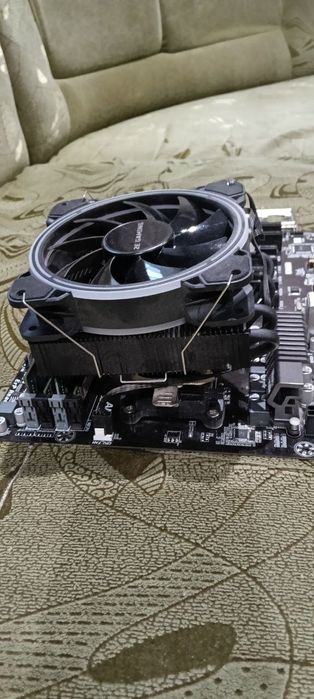 Материнська плата Gigabyte з процесором FX8350