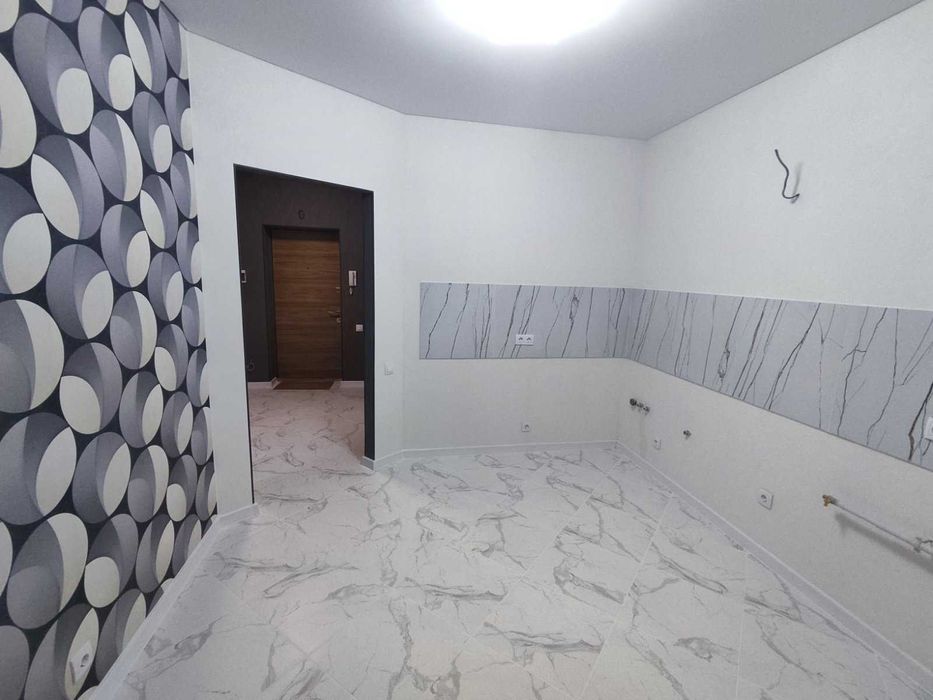 Двох кімнатна, терміново, вид на озеро, ремонт, терміново, Виставка