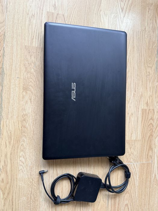 Laptop Asus R900V