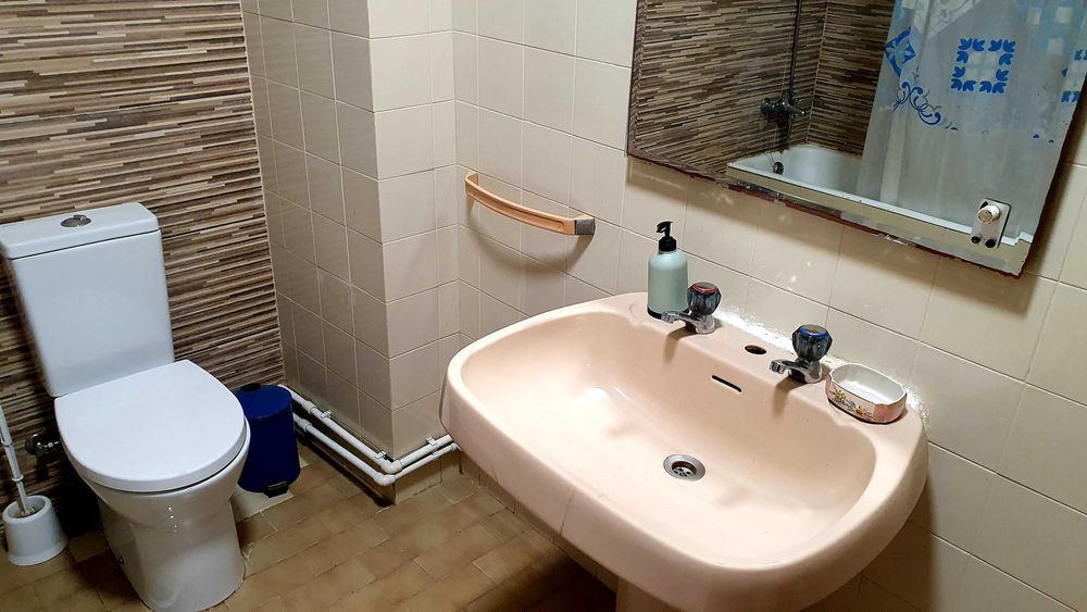 Quarto para estudante com casa de banho privativa