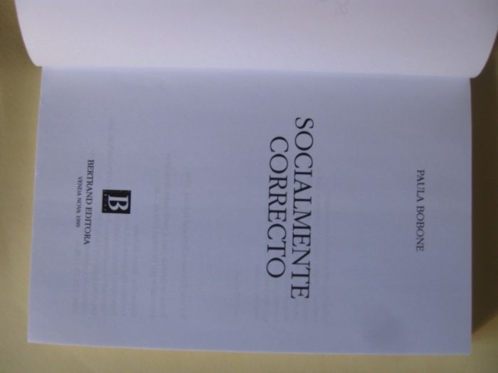 Socialmente Correcto de Paula Bobone