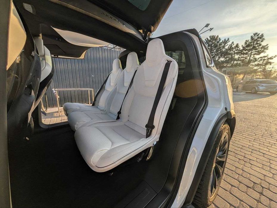 Продам власну Tesla model X 2017 року