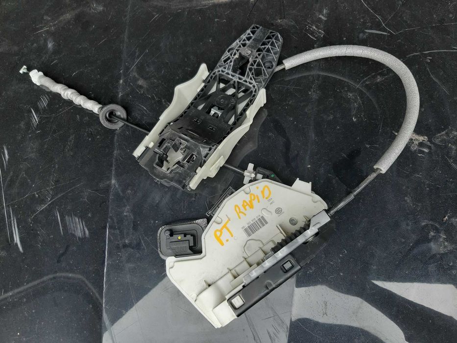 zamek drzwi prawy lewy tył Skoda Rapid