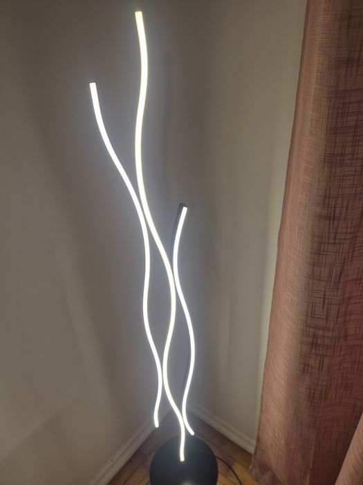 Candeeiro de pé led