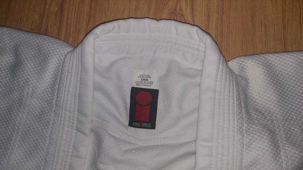 Нове кімоно Essimo для дзюдо, розмір 180