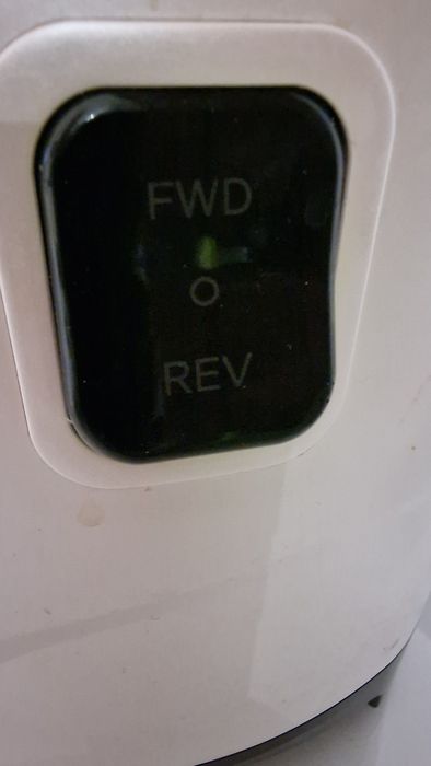 Kuvings Revo830 wyciskarka wolnoobrotowa biała
