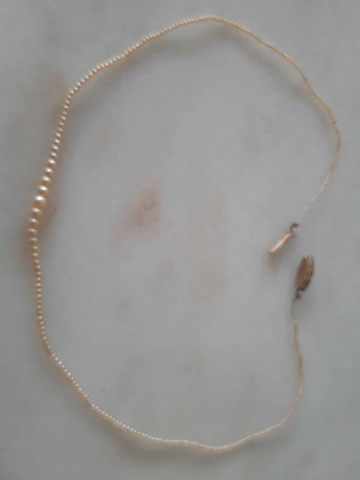 Colar de perolas micro, anos 1930/40, com fecho ouro
