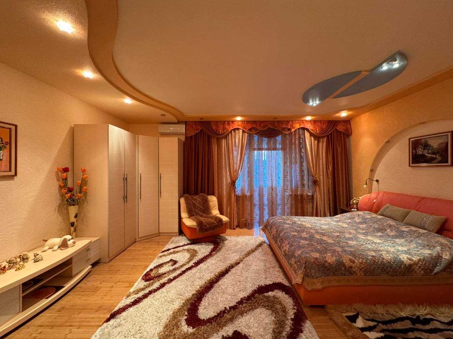 Продаж елітного будинку Півд.-Зах.район