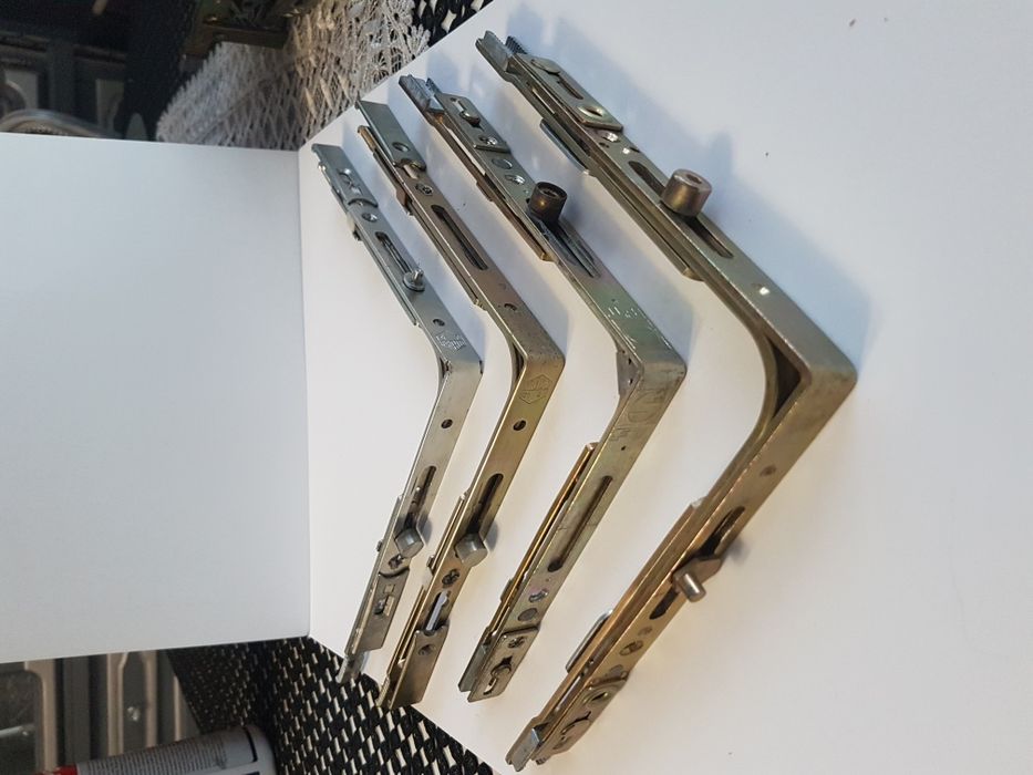 Naroznik do okna roto aubi maco siegenia różne