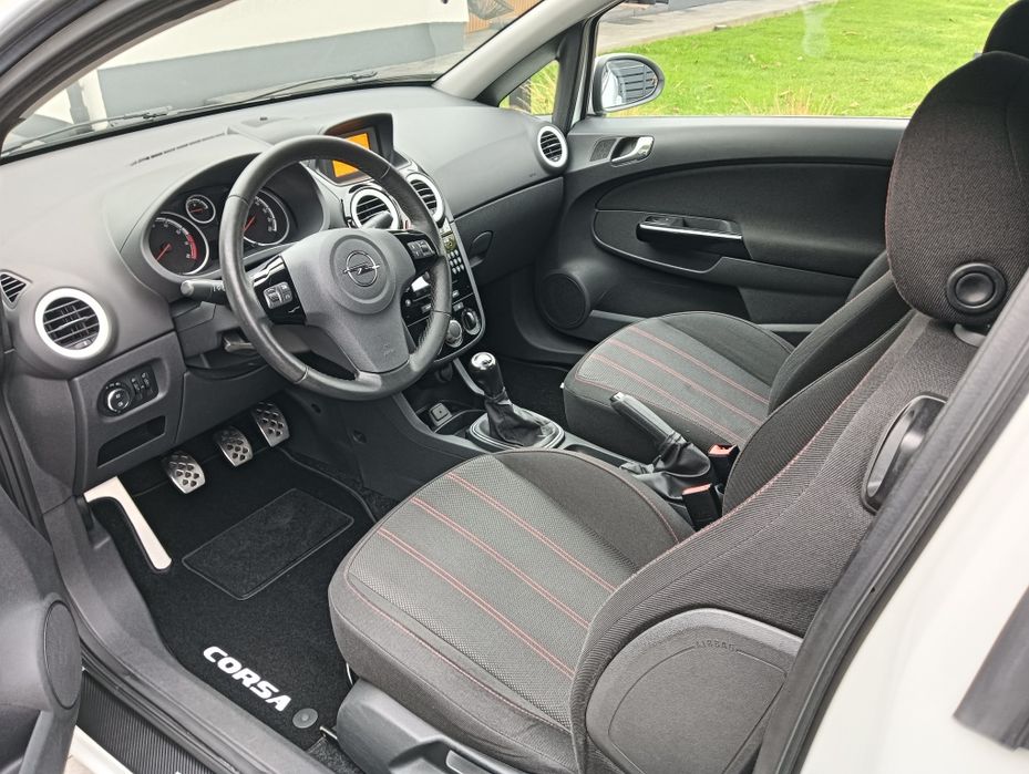 Opel Corsa Black & White, lift
